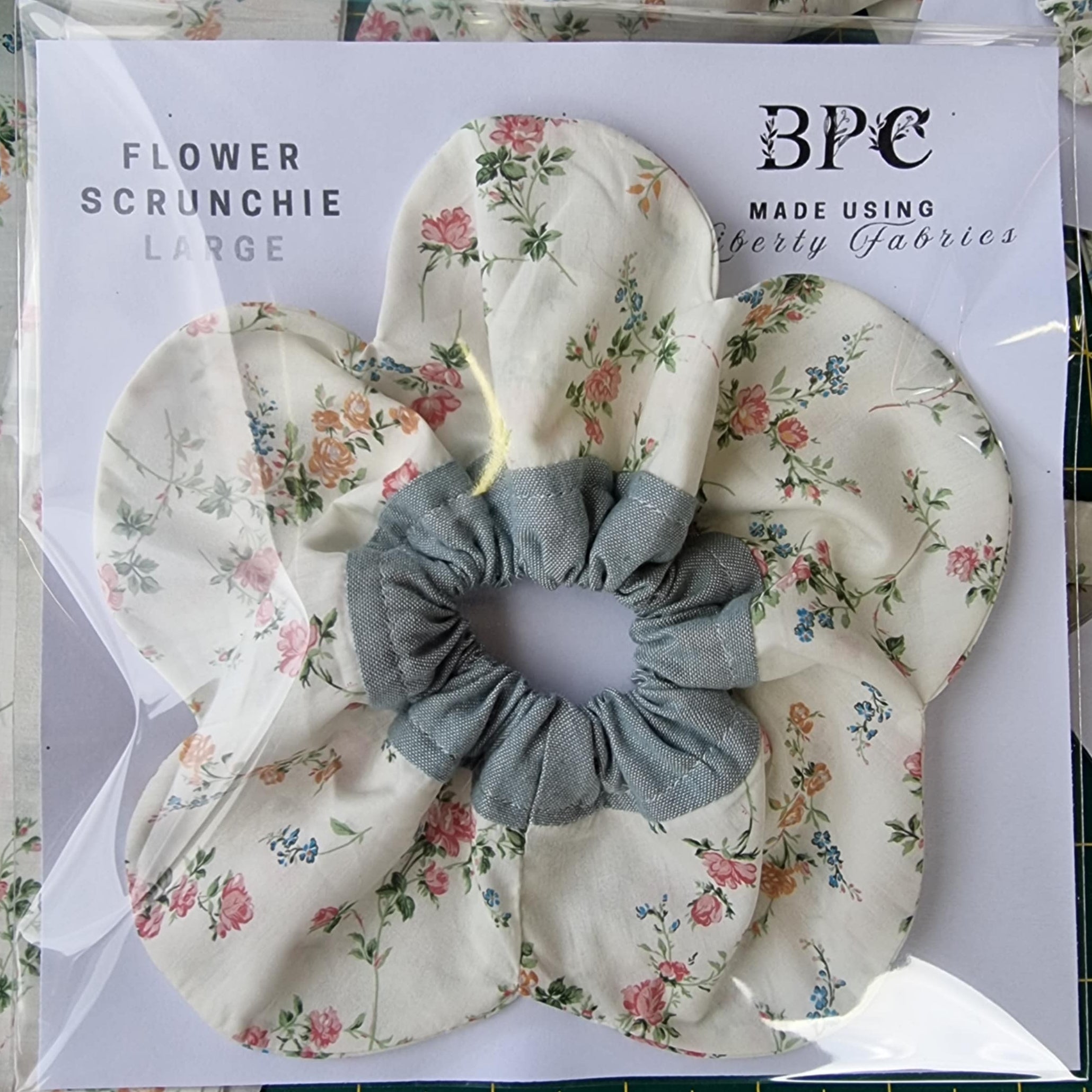 Flower Scrunchie Large