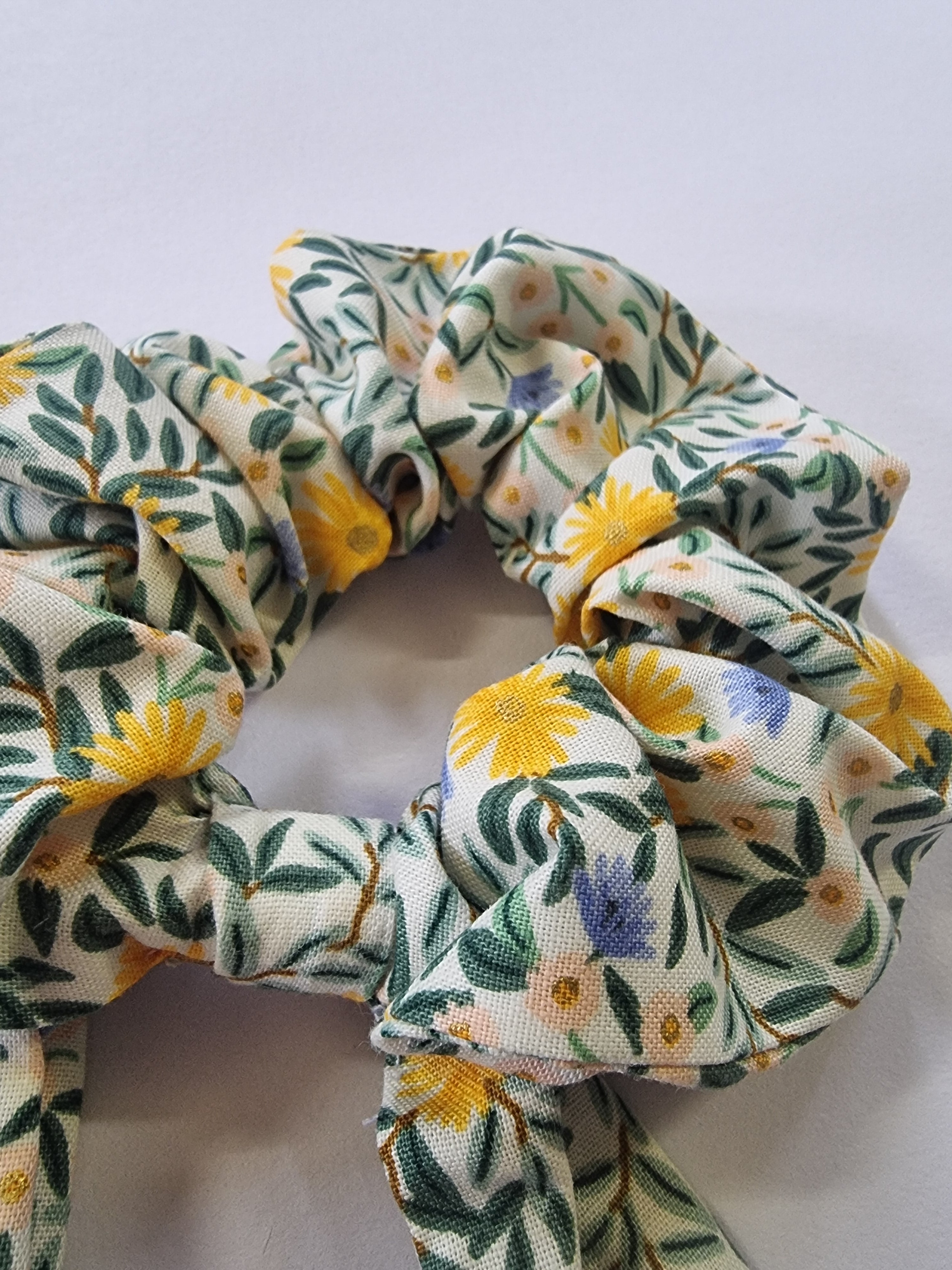 Bow Scrunchie Floral Gold