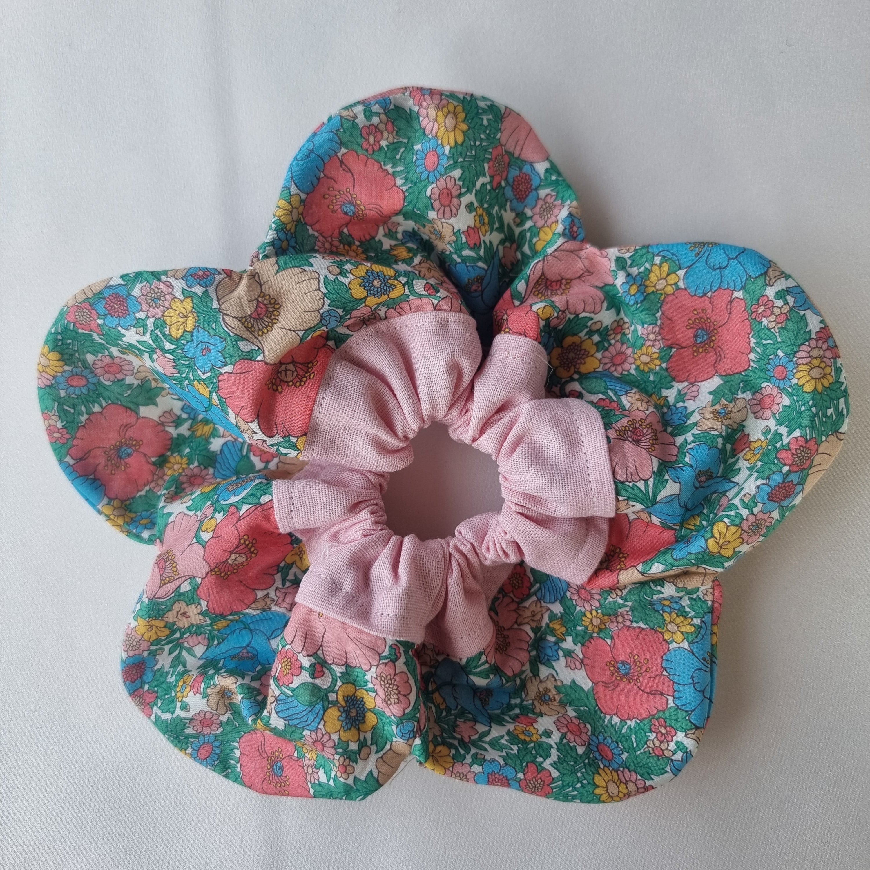 Flower Scrunchie Large