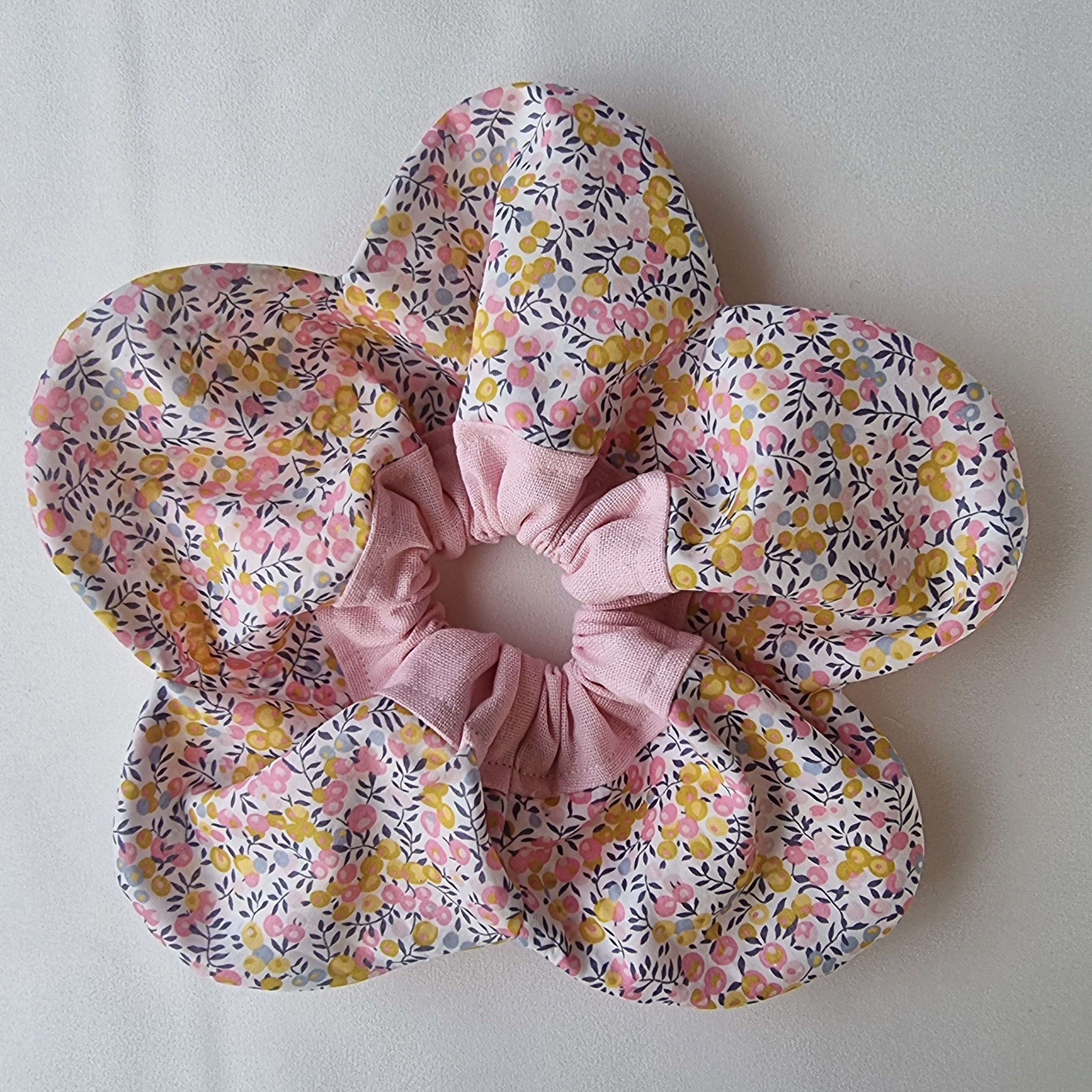 Flower Scrunchie Large