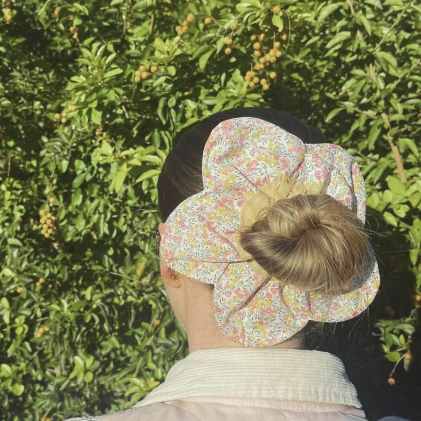 Flower Scrunchie Large