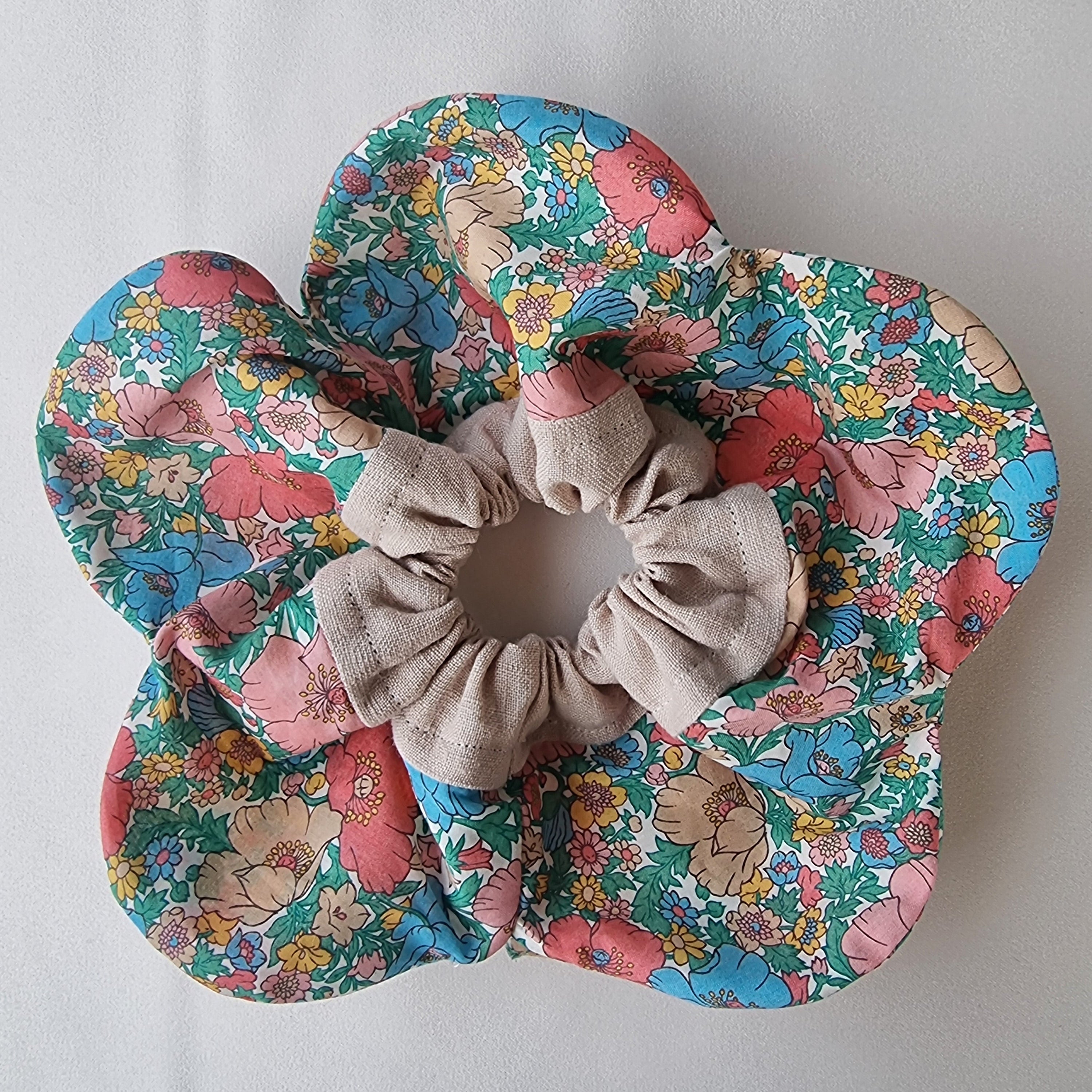 Flower Scrunchie Large
