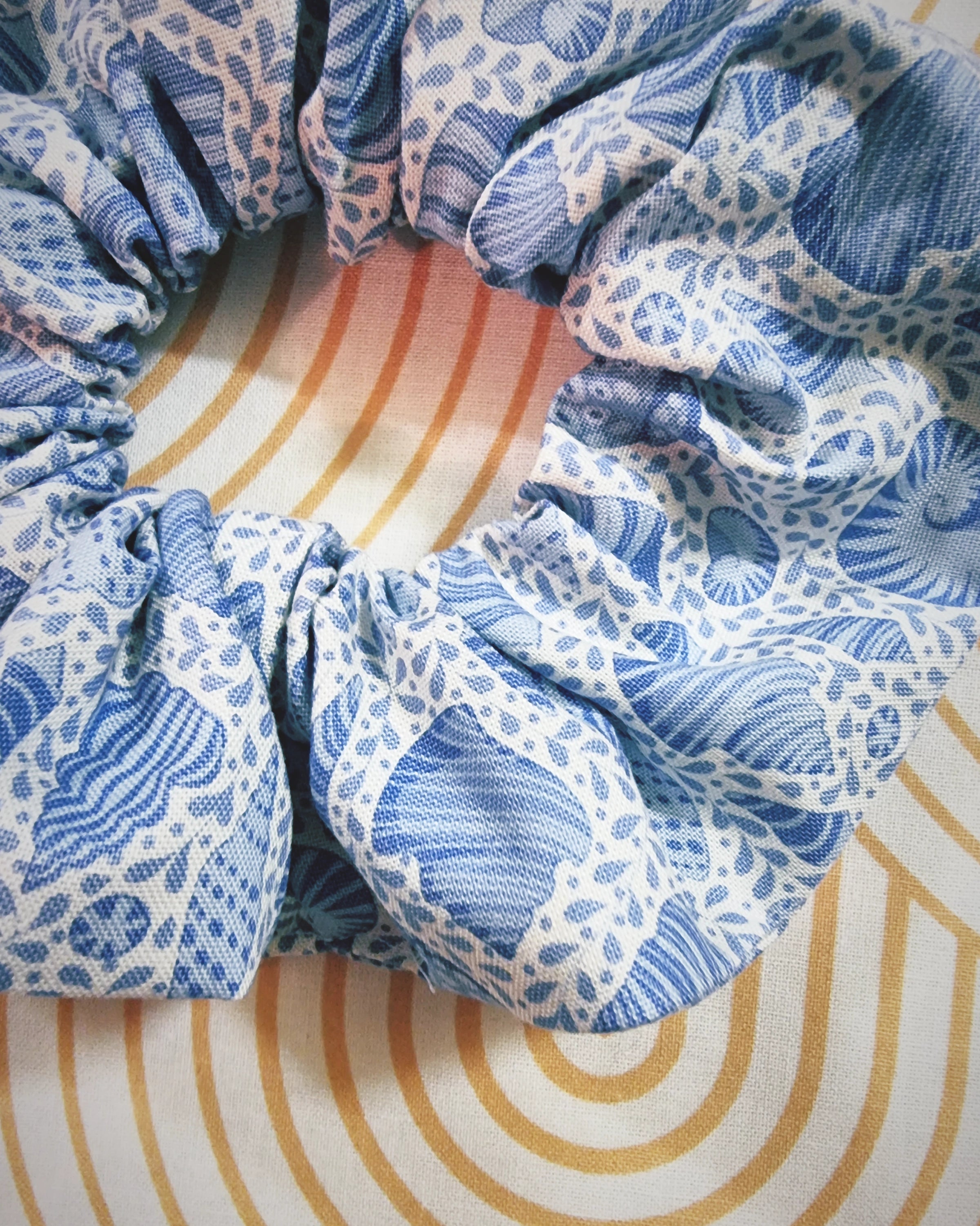 Bow Scrunchie Blue Shells