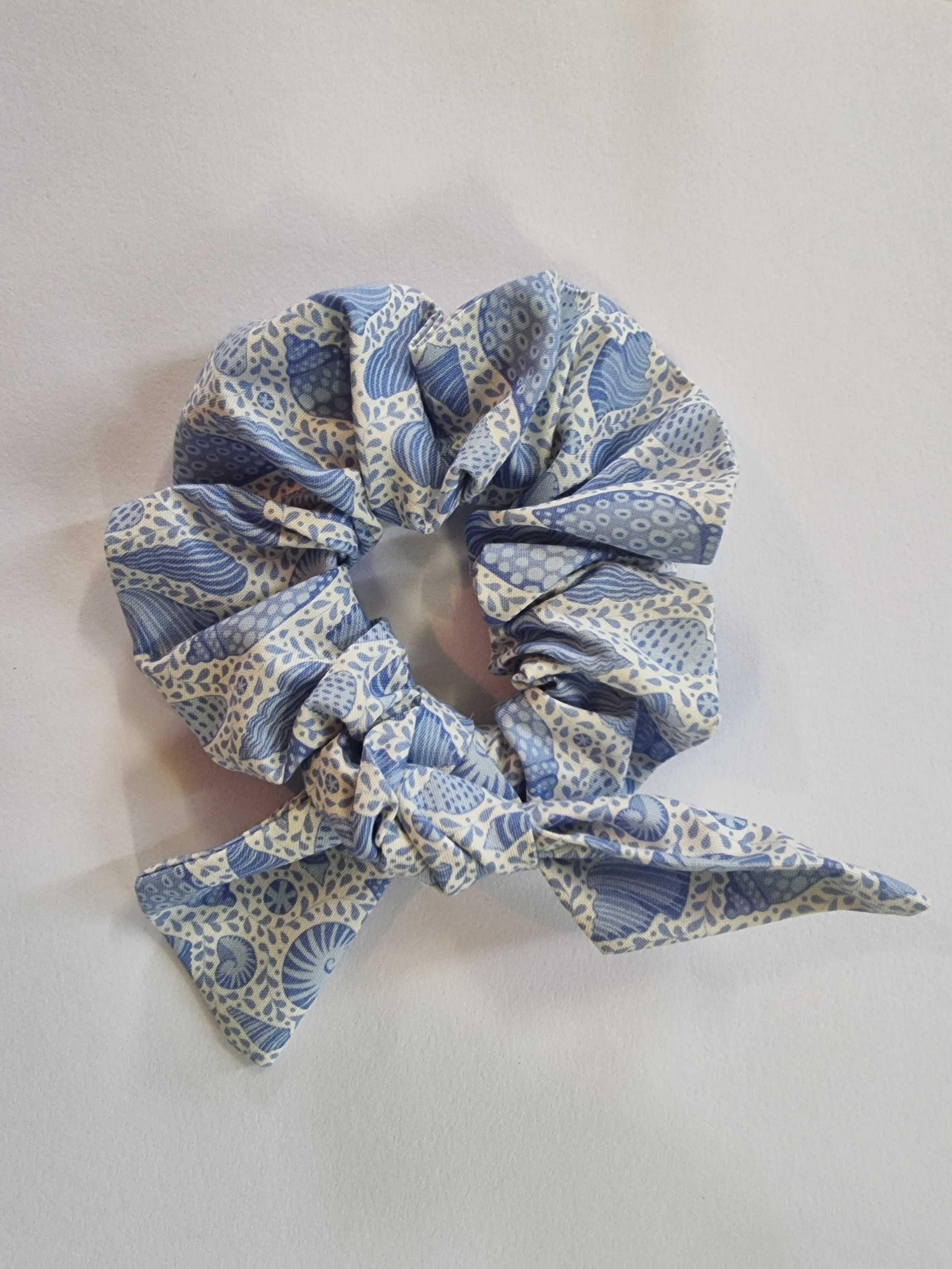 Bow Scrunchie Blue Shells