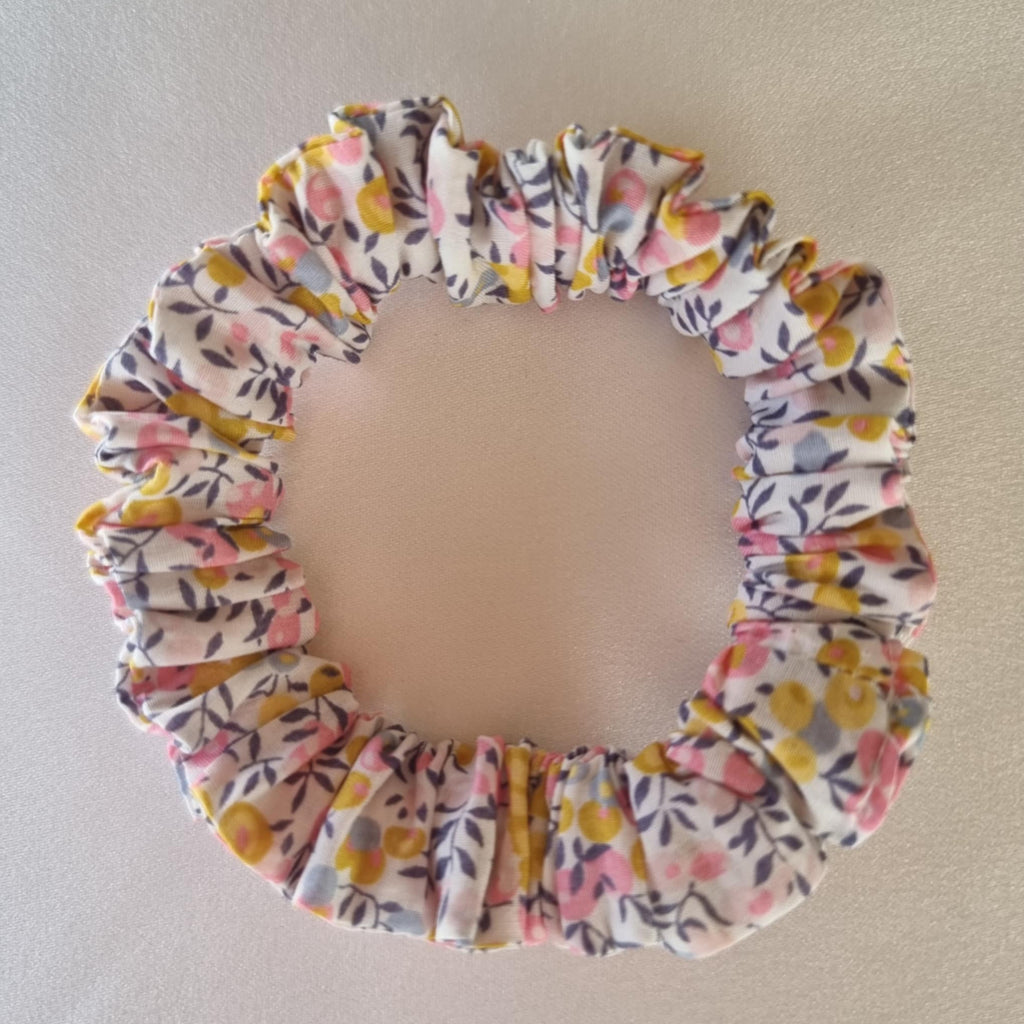 Mini Scrunchie: Wiltshire Pink