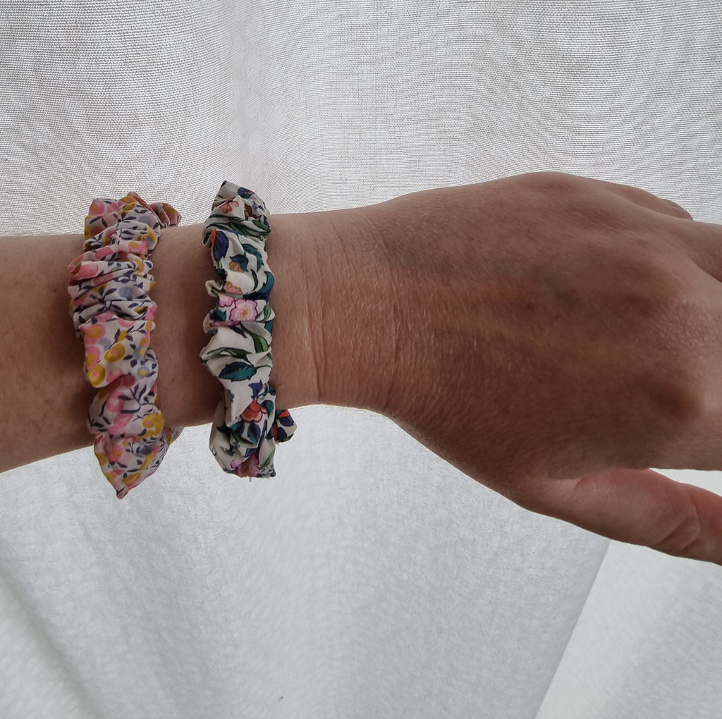 Mini Scrunchie: Wiltshire Pink