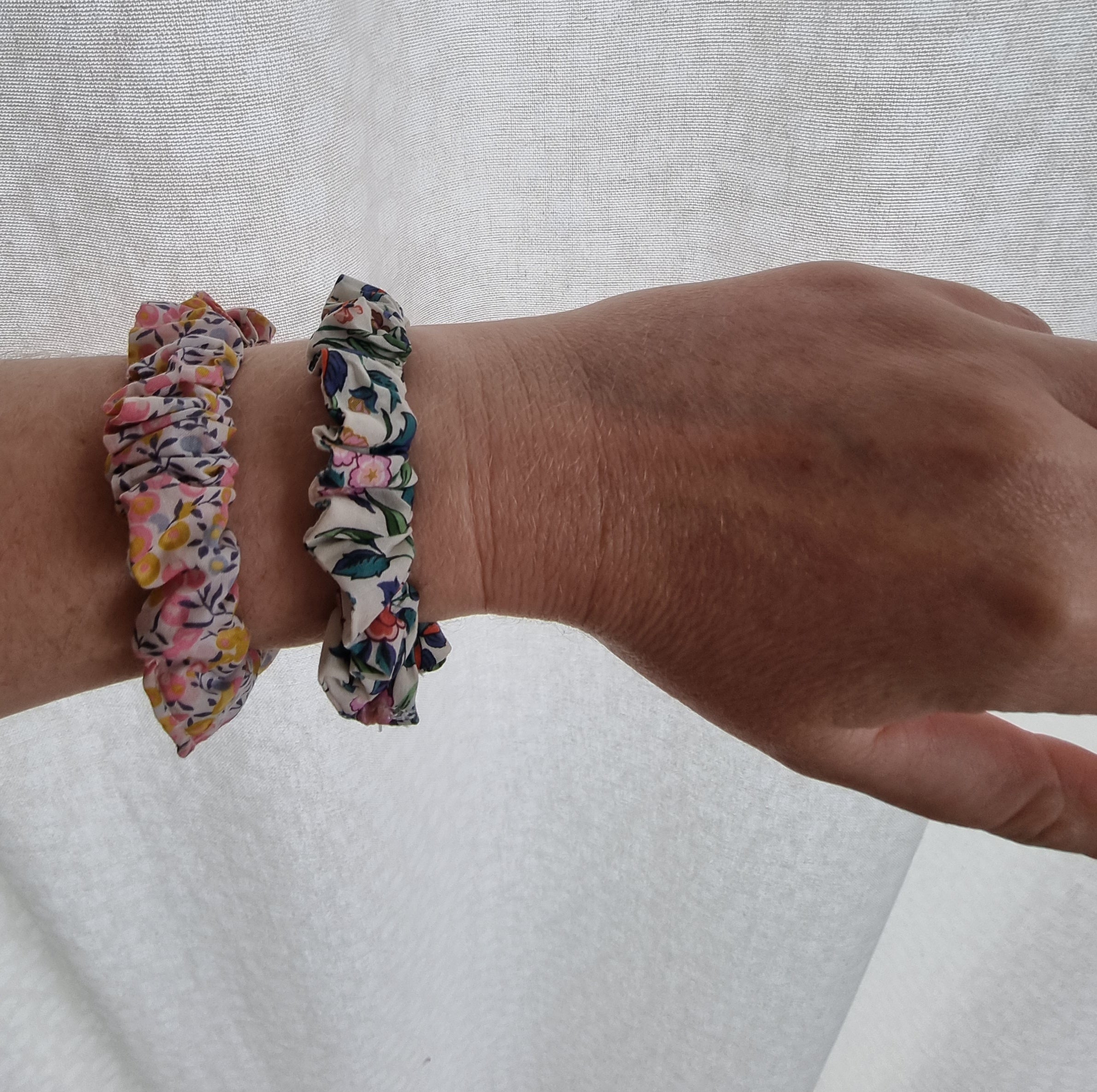 Mini Scrunchie: Wiltshire Pink