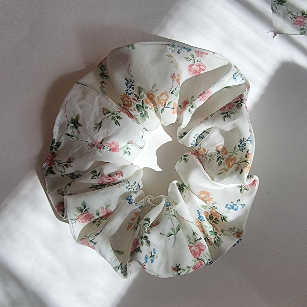 Original Scrunchie in Elizabeth Cream Liberty Fabric